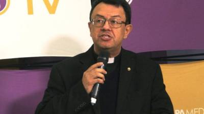 El padre Juan Ángel López de la Conferencia Episcopal de Honduras.