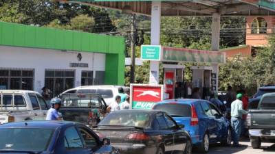 Las estaciones de gasolina reportan que no han tenido abastecimiento en gran parte del país.