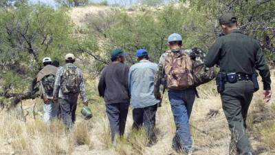 Cuando Trump asumió la Presidencia, el Departamento de Seguridad Nacional (DHS) reportó el arresto de un total de 42,463 indocumentados. EFE/Archivo