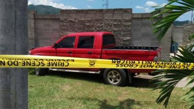 La escena fue acordonada por la Policía Nacional mientras llegan los elementos de Medicina Forense.