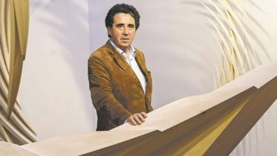 El arquitecto español dice que ha sido tratado “como un perro” en Nueva York.