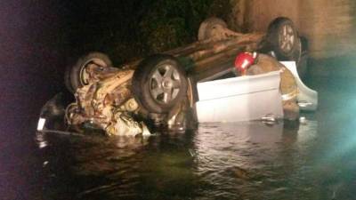 El vehículo perdió el control y fue a dar al río Tinto de Catacamas, Olancho.