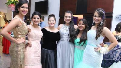 Paola Caballero, Shelsea Pérez, Hannah Ponce, Génesis Cruz, Emy Posas y Melanie Casanova .