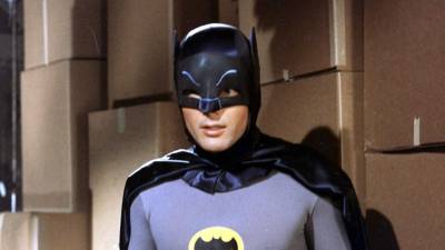 Adam West, el actor que interpretó al personaje creado por los estadounidenses Bob Kane y Bill Finger falleció a los 88 años