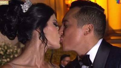 La pareja se dio el sí en una opulenta ceremonia celebrada en la Catedral Metropoitana de Monterrey rodeados de famosos mexicanos.