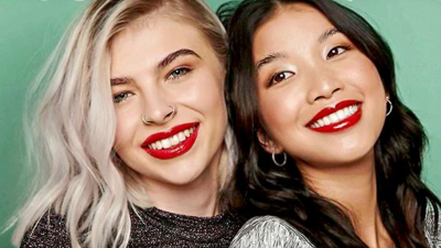 Tendencia: rostros con ojos en tonos suaves y labios intensos, o a la inversa.