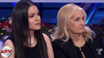 Sarita Sosa y su madre, Sara Salazar, durante su entrevista con Al Rojo Vivo de Telemundo.