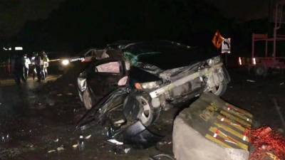 Las dos personas muertas se transportaban en este automóvil al momento del accidente.