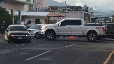 En la 7 calle, 3 y 4 avenida del barrio Guamilito, hay dos semáforos en mal estado. Eso ha causado accidentes.