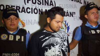 Cristian José López Castillo fue presentado por la Policía.