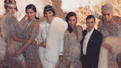 La matriarca del clan Kardashian, Kris Jenner, llegó a sus 60 años el pasado jueves 5 de noviembre y como era de esperarse, la celebración no fue nada convencional.