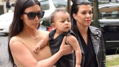 North West cuenta con sus propios estilistas.