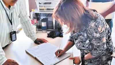 Liliam Maldonado notifica la garantía.