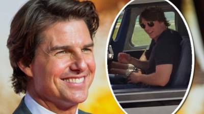 Tom Cruise en un helicóptero en Colombia.