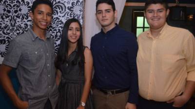 Gabriel Flores, Andrea Chahín, Alejandro Méndez y Carlos Mendoza .