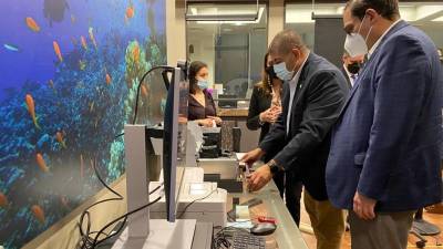 En el consulado de Nueva Orleans se hizo la demostración del funcionamiento del equipo.