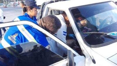 Tania Gabriela Alonso dio a luz a un varón frente a la posta de la colonia Loarque.