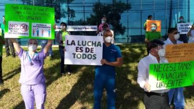 Médicos en el plantón realizado esta mañana en San Pedro Sula.