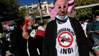 Una manifestación contra las explotaciones ganaderas intensivas, en Cuenca, España.