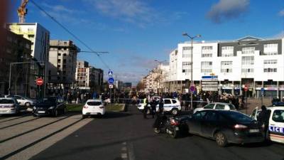 Un hombre se atrincheró en una oficina de correos de Colombes dans les Hauts-de-Seine, al noroeste de París.
