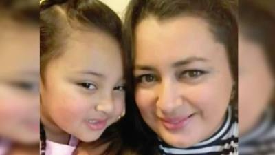 Karla Cruz denunció haber sido separada de su hija tras viajar legalmente a EEUU./Foto: Univision.