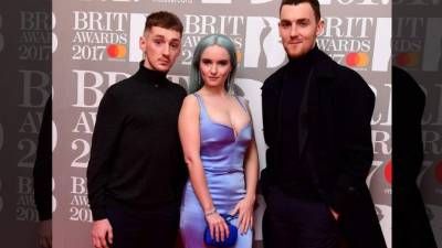 El trío artístico se unió a Julia Michaels para componer “I Miss You” y es una ratificación del sonido experimental del grupo. El tema es producido por Jack Patterson y Grace Chatto.