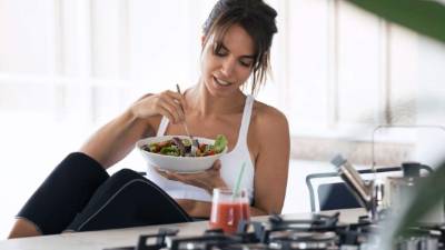 La primera comida del día podría ayudarle a quemar más calorías y bajar los niveles de azúcar en la sangre.