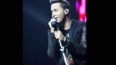 1 - Royce lleva el talento en la sangre, pues desde su adolescencia comenzó a escribir poesía tanto en español como en inglés.