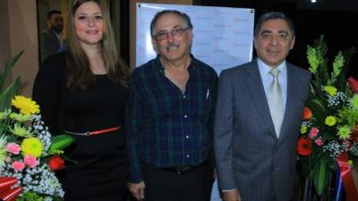 Tagrid y Roberto Gabrie con José Omar Hurtado.