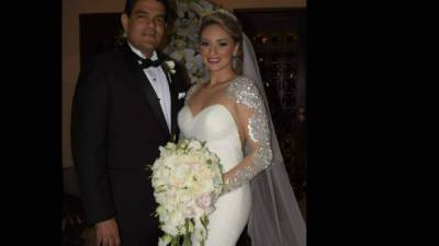 Gamal Valenzuela Medina y Cindy Gabrie Palacios celebraron su boda con gran suntuosidad.
