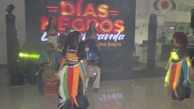 Este año bajo un concepto de “Parranda”, Tiendas Elektra anunció el lanzamiento de su campaña “Días Negros, La parranda de los precios bajos”.