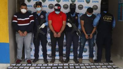 Los conductores de los tres carros fueron detenidos y llevados a Tegucigalpa con el cargamento de droga.