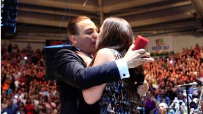 Tras cinco meses de noviazgo, Castro se decidió a proponerle matrimonio a su novia.