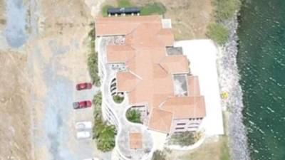 El Ministerio Público y la Agencia Técnica de Investigación Criminal (Atic) incautaron este domingo incautaron este domingo tres casas y cinco embarcaciones en la isla de Roatán, en Caribe hondureño.