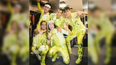 “Reggaetón lento” les consiguió el premio a mejor canción al grupo CNCO. Se fueron cubiertos de slime.