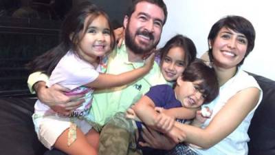 Ceballos se reencontró con su familia tras permanecer más de un año en prisión por participar en las masivas protestas de 2014.