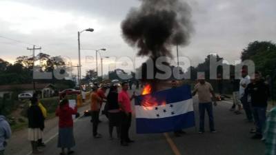 La protesta es contra la Empresa Energía Honduras (EEH) por los constantes apagones.