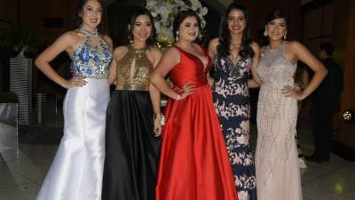 Stephany Menjívar, Valeria Yon, Giselle Reyes, Yorleny Aguilar y Andrea Sánchez.
