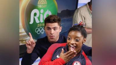 La gimnasta estadounidense Simone Biles no podía creer que Zac Efron estaba en Río.