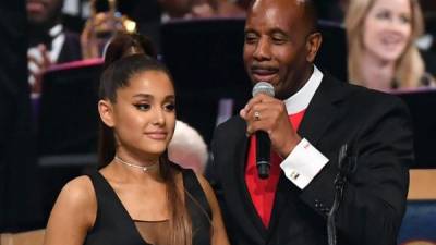 El religioso Charles H. Ellis fue acusado de manosear a Ariana Grande durante el funeral de Aretha Franklin. AFP