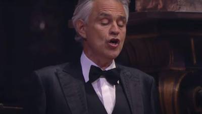 Bocelli elevó una plegaria no solo por la actual pandemia del coronavirus, sino para lo que viene después.