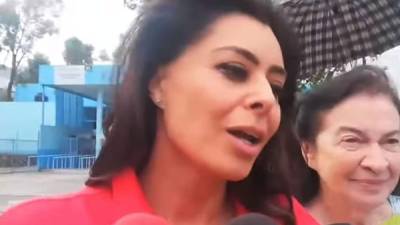 Yadhira Carrillo visitó a su esposo junto a su suegra y la exesposa de este.