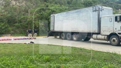 En este camión transportaban la marihuana para evadir a las autoridades.