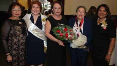 Gabriela Mejía, Mary Bendeck, Rosario Núñez, Virginia Corrales y Vilma Karow.