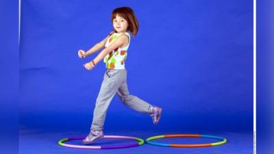 Los niños que realizan actividad física duermen mejor y mantienen una actitud positiva.