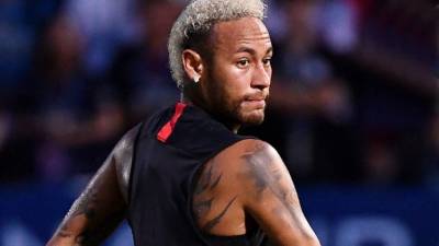 Neymar sigue en China esperando que Barcelona interceda y lo lleve de regreso.