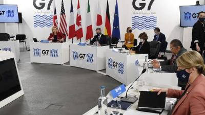 Los ministros condenaron la acumulación de tropas rusas y exigieron a Moscú “desescalar” la situación.