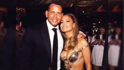 La cantante celebró sus 50 años este 24 de julio rodeada de otras celebridades y mucha extravagancia.