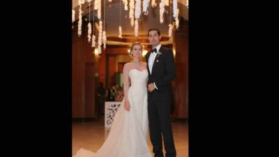 La bellísima Lauren Ashley Rodgers Fasquelle y el galante Cameron Delmar McNab Jackson celebran un irrepetible enlace en la ciudad .