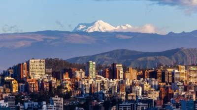 El 1 de julio, el Grupo Sur Atlántida comienza operaciones en Ecuador.